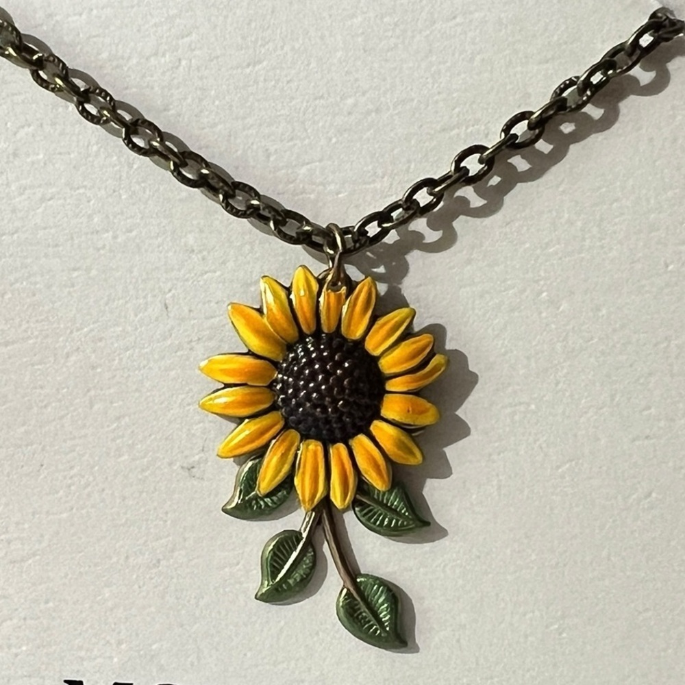Beautiful Sunflower Pendant Necklace - Picture 8 of 11